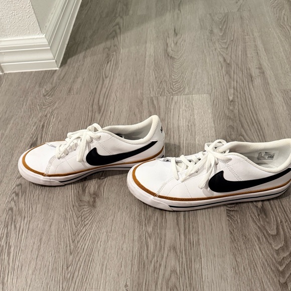 Nike Courts - Picture 1 of 4
